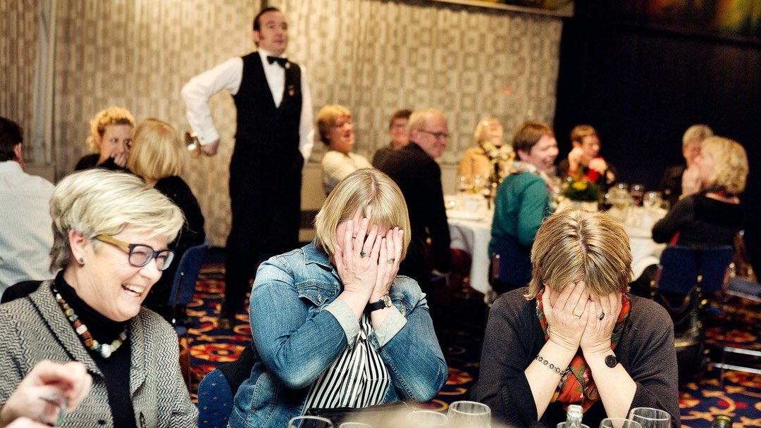 sjove-tjenere-show-cafe-kølbert