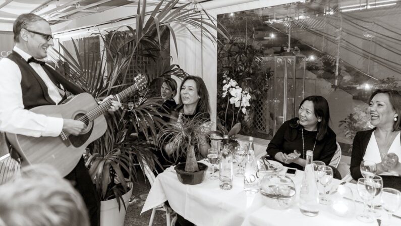 erling -sjove-tjenere-cafe-kolbert
